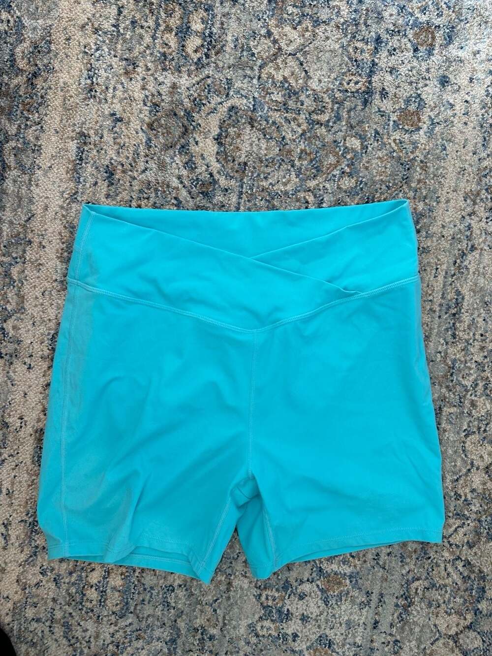Halara Crossover Waist Scrunch Butt Biker Shorts XL Blue Athletic
